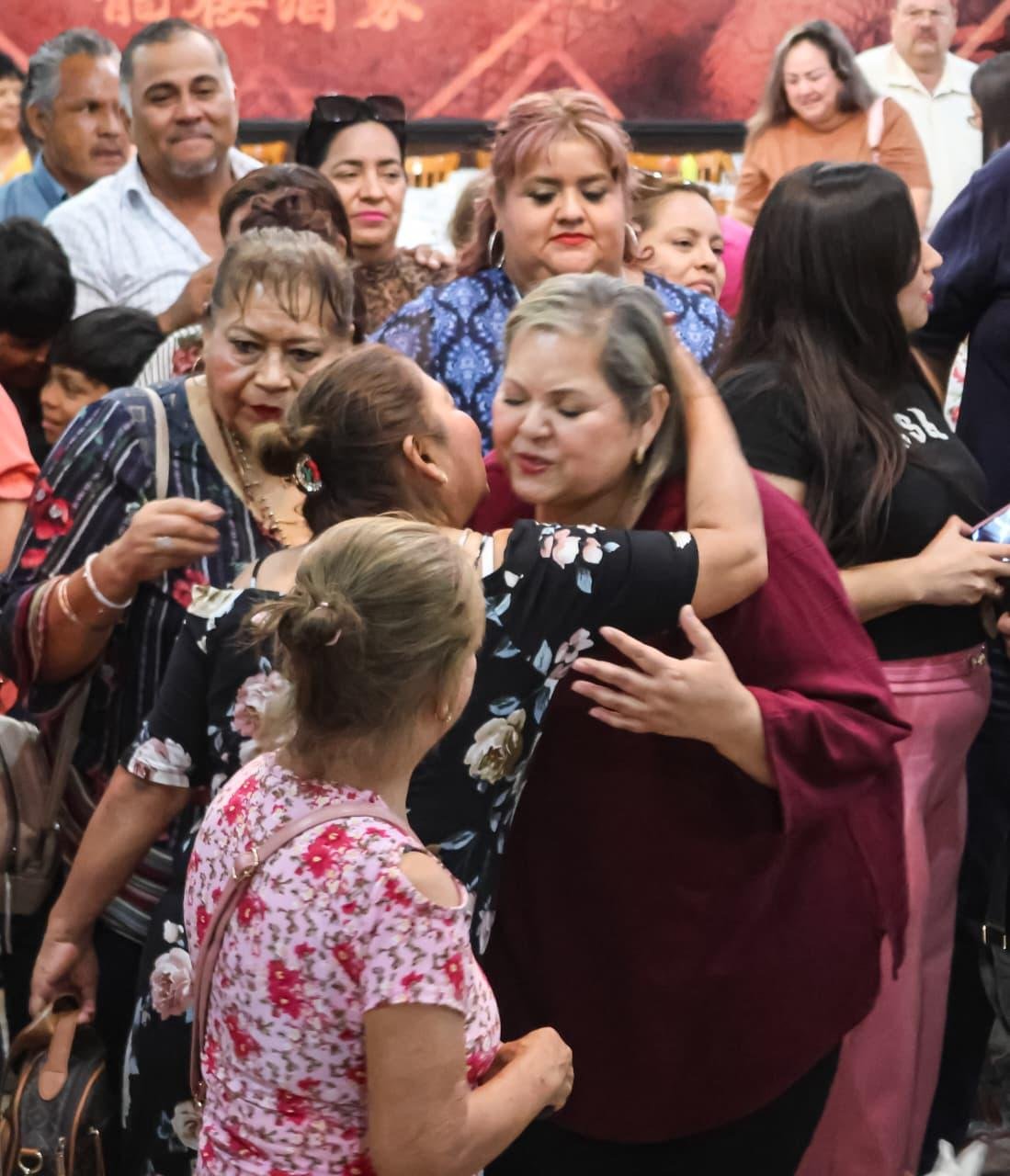 Dialoga Eva Moreno Guerra con mujeres líderes de colonias en Mexicali