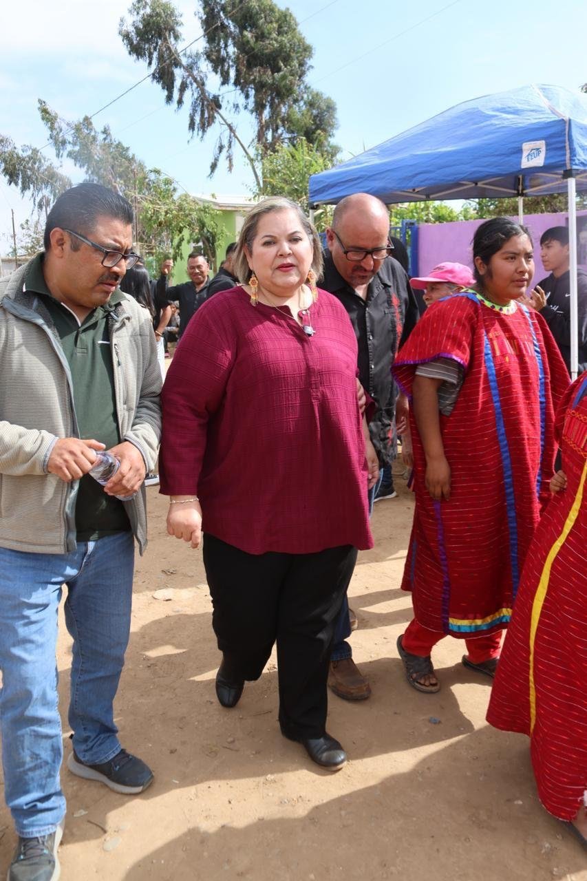 EVA MORENO RESPALDA A COMUNIDADES INDÍGENAS Y JORNALERAS DE SAN QUINTÍN