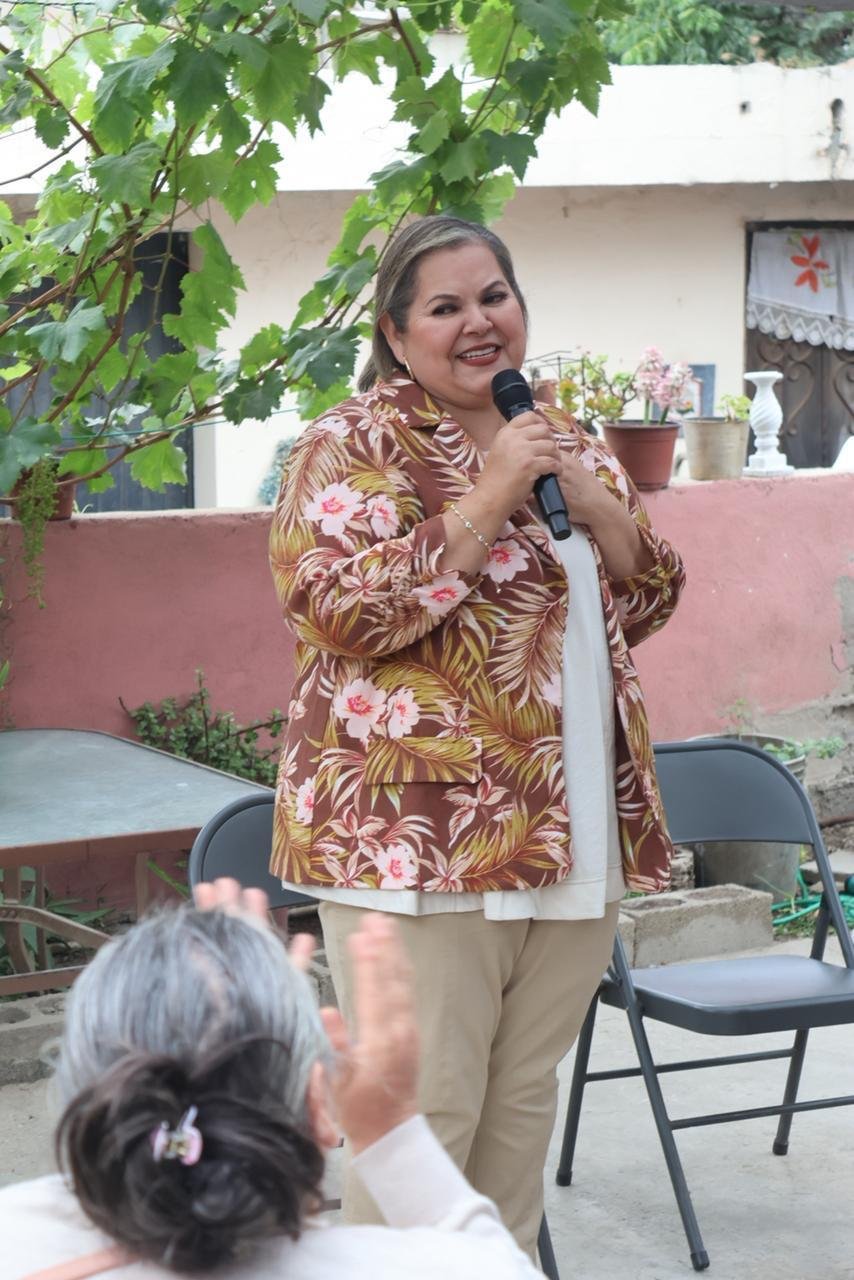 LA ORGANIZACIÓN COMUNITARIA PUEDE TRANSFORMAR COLONIAS ENTERAS: EVA MORENO.
