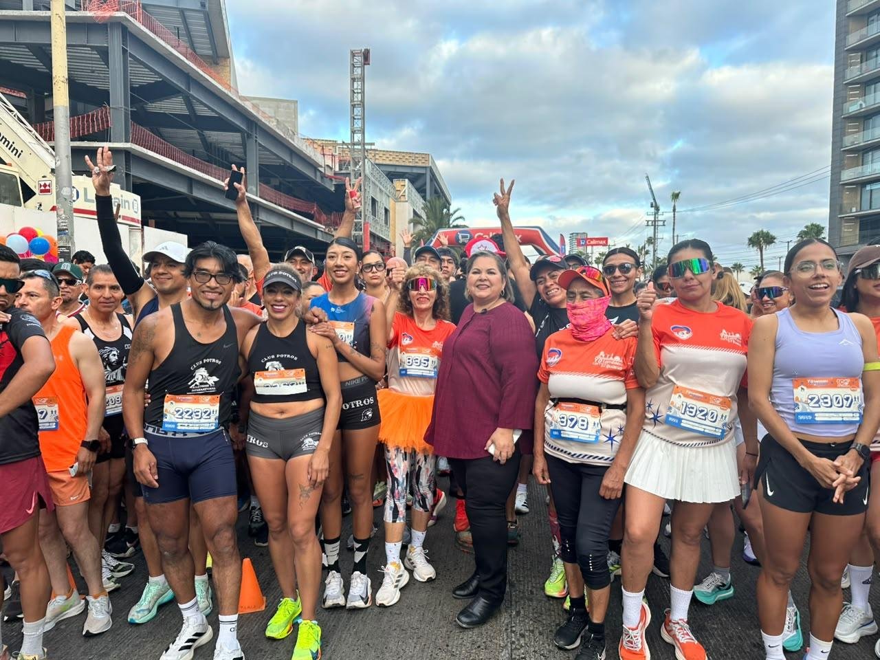 Participa Evangelina Moreno en el arranque de la Carrera Jersey 10K
